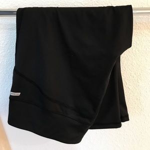 Fan skin dry fit knee length capri workout size L