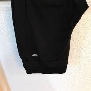 Danskin dryfit knee length Capri pants size L