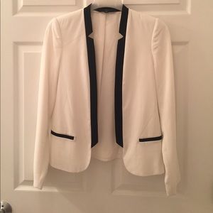 NWOT WHITE BLAZER 🎉