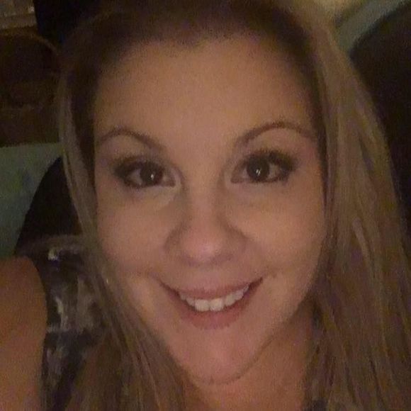 Meet your Posher, Danielle - Picture 1 of 1