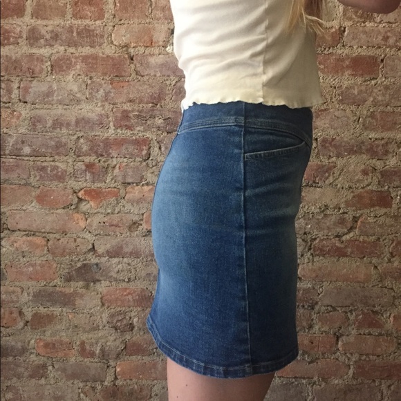 ❌SOLD❌ Button Front Denim Skirt - Picture 2 of 6