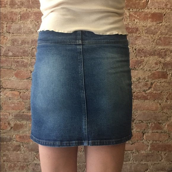 ❌SOLD❌ Button Front Denim Skirt - Picture 3 of 6