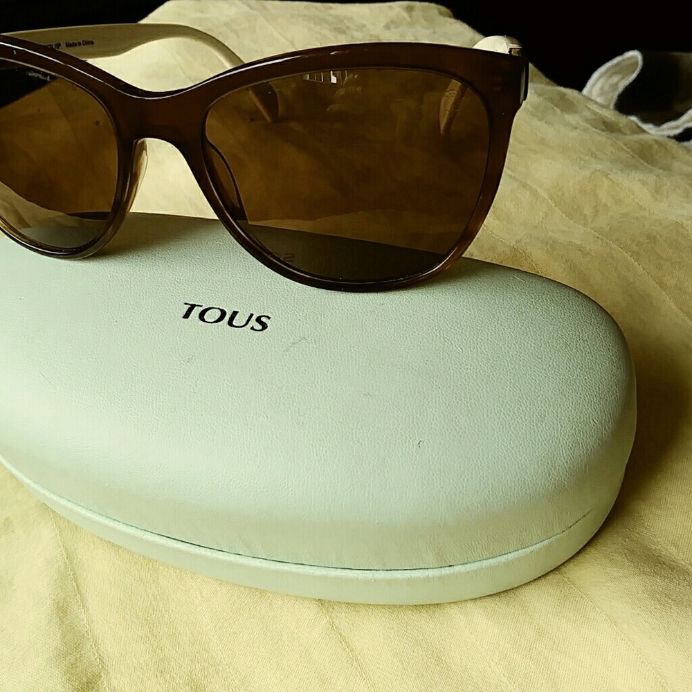 Tous Sunglasses with case