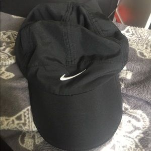 Black Nike women's hat