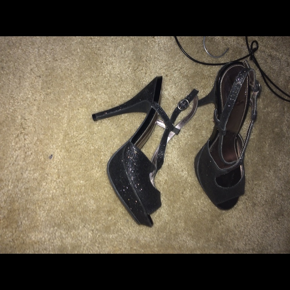 Shoes - Picture 3 of 3