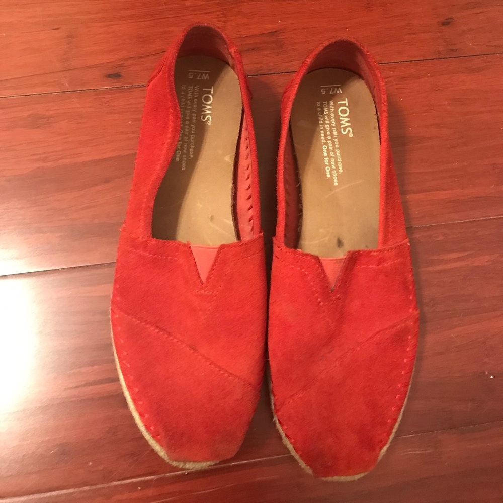 Red sued Toms