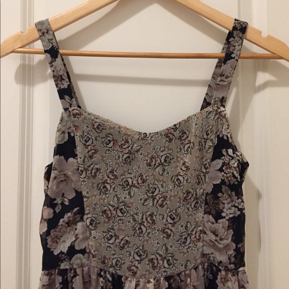 High-low dress - Picture 2 of 3