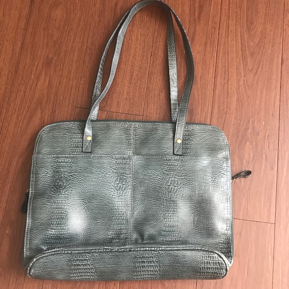 Bueno Handbags - Laptop Purse