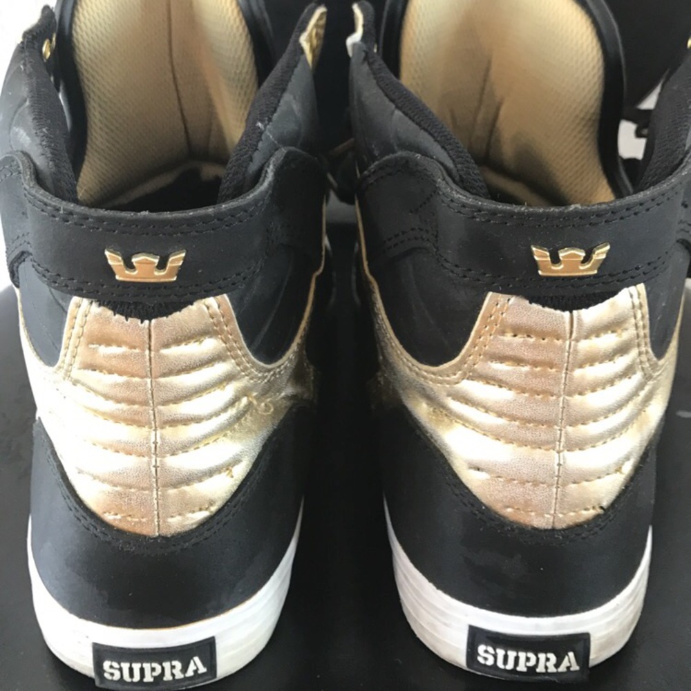 Black and Gold Supra