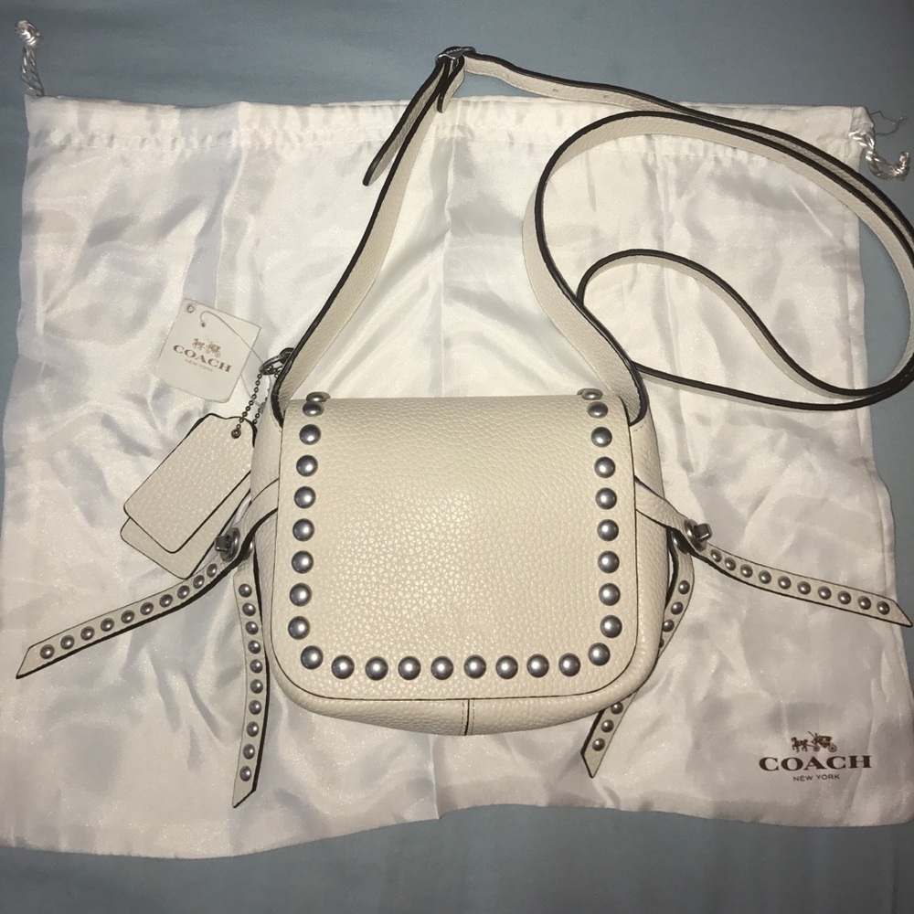 🚫SOLD🚫 Coach cream Rivets Dakotah Crossbody