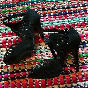 Jessica Simpson black heels size 8