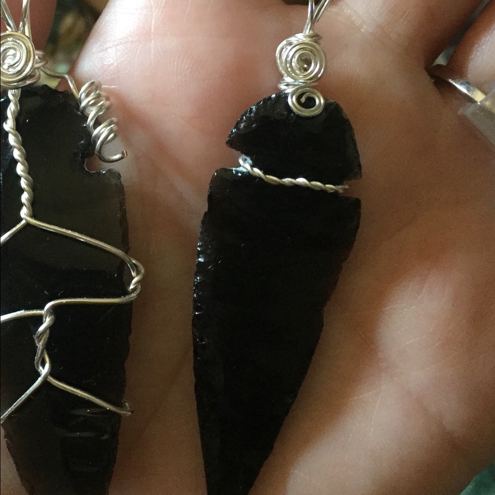 Obsidian dagger Pendant - Picture 6 of 6