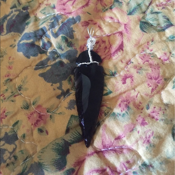 Obsidian dagger Pendant - Picture 4 of 6