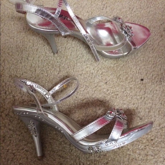 Shoes - Picture 2 of 2