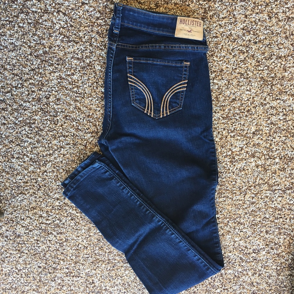 EUC Hollister Skinny Jeans