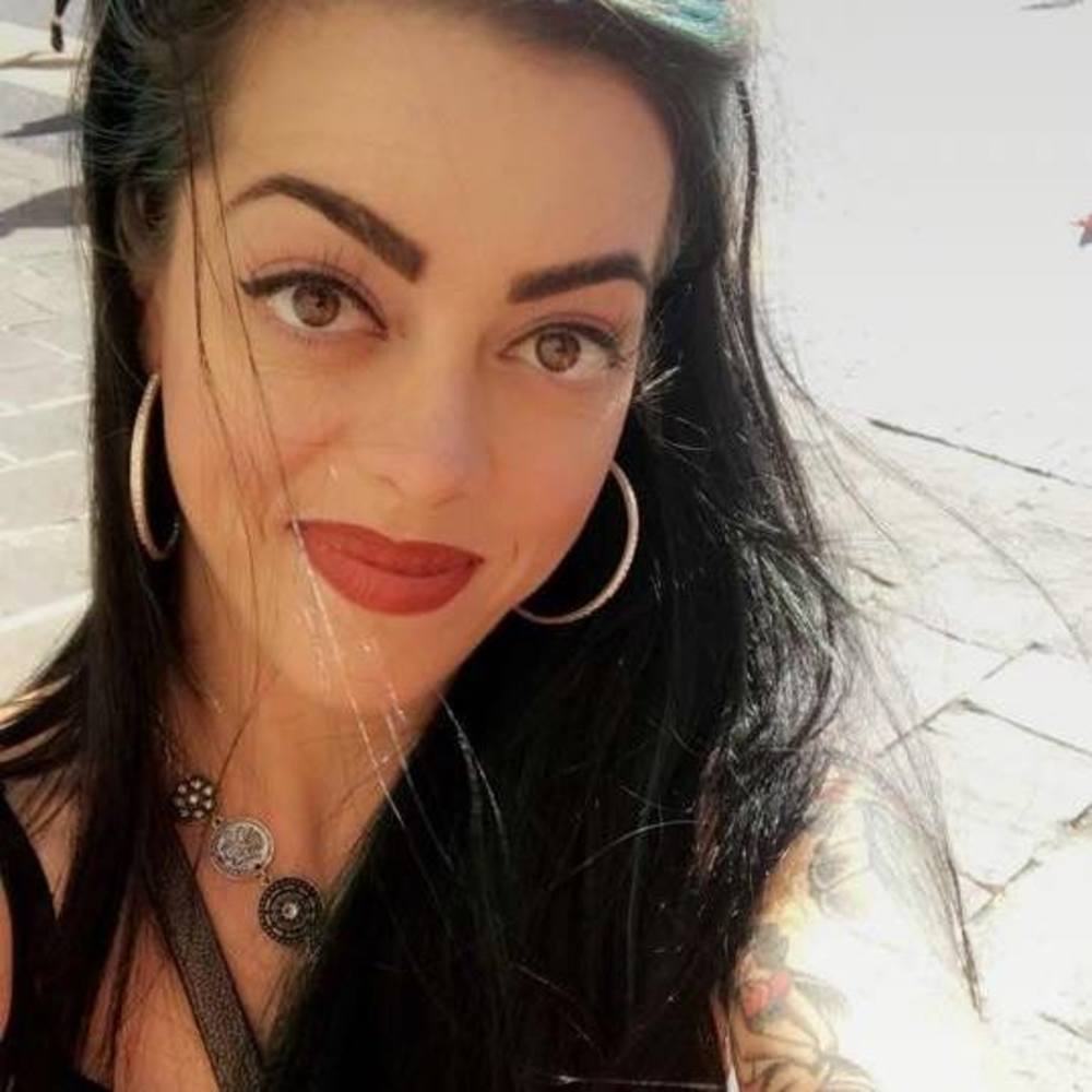 Meet your Posher, Becky