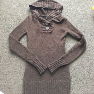 Brown sweater with hood