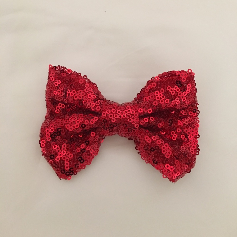 Red bow 🎀