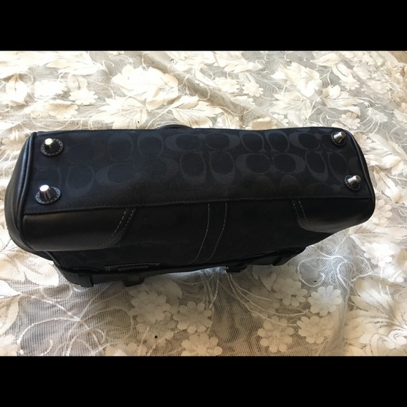 Coach black purse 👛💕 - Picture 3 of 6