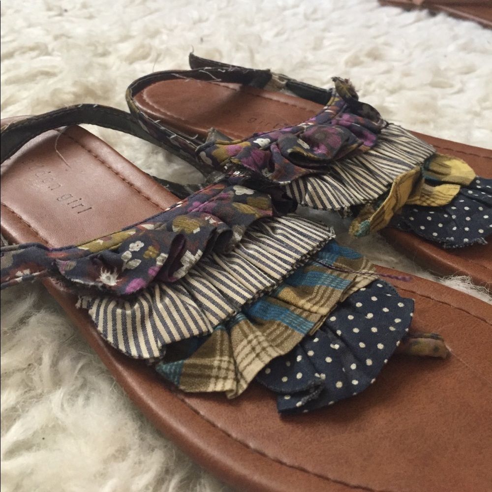 Sandals - Picture 2 of 3