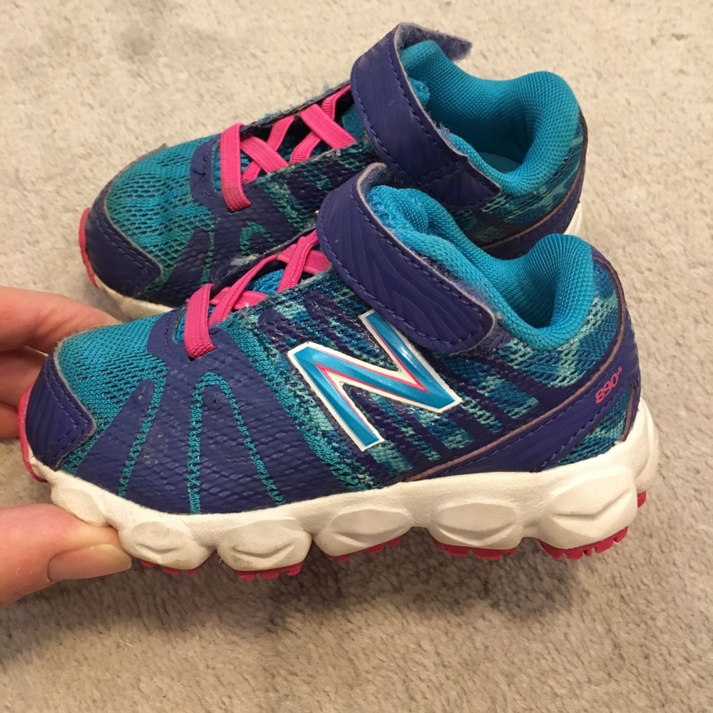 New Balance girls sneakers size 6