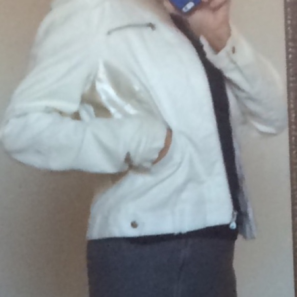 Pleather Jacket Off white with gold Exceptional