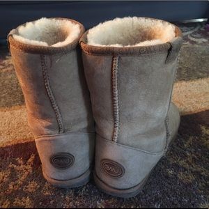 EMU shearling boots EMU shearling boots
