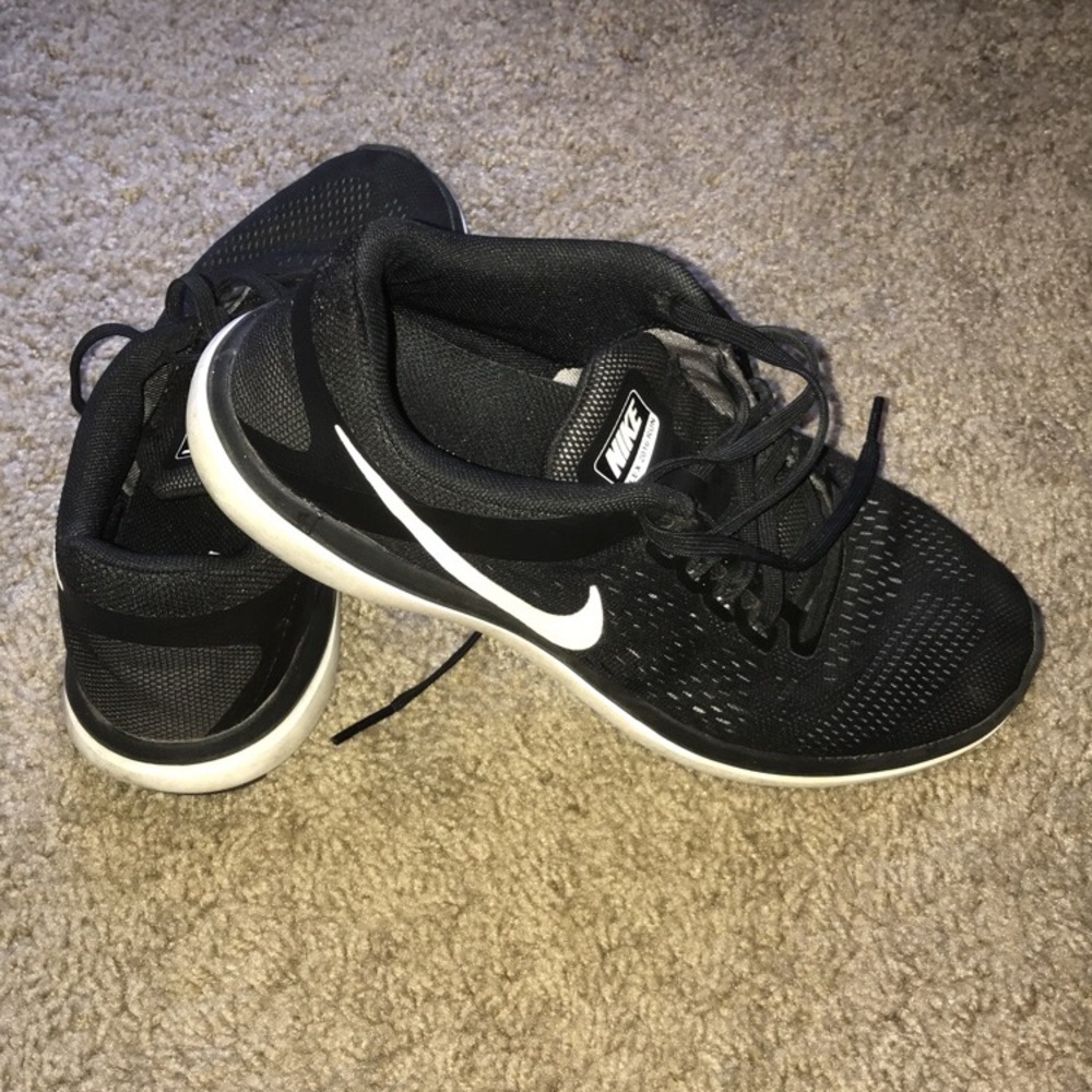 Tennis shoes.