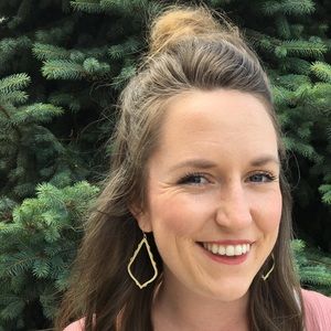 Meet your Posher, Kayla