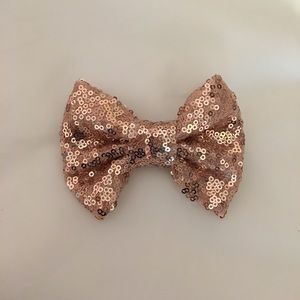 Peachy pink bow