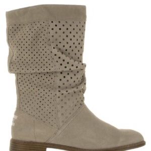 TOMS tan suede Serra Oxford boot size 8