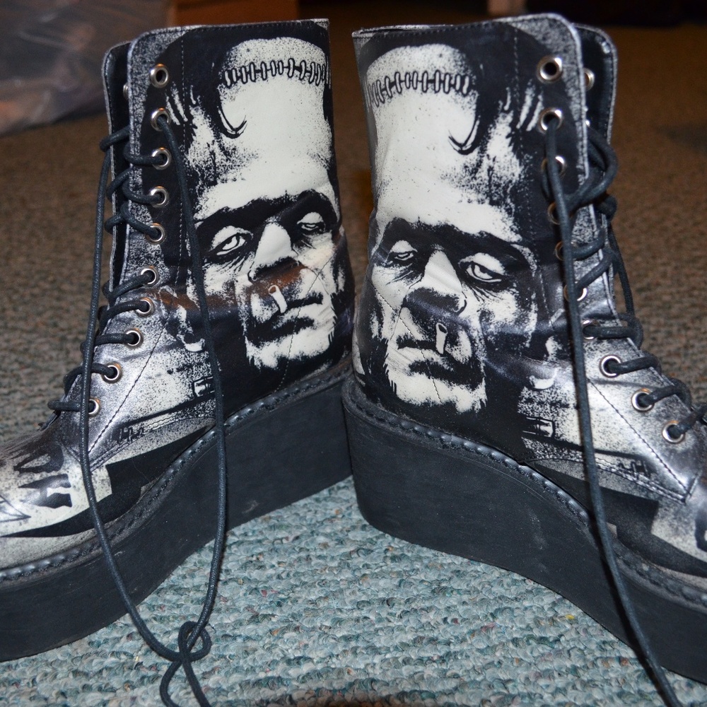 Too Fast Frankenstein Mugshot Boots Size 9
