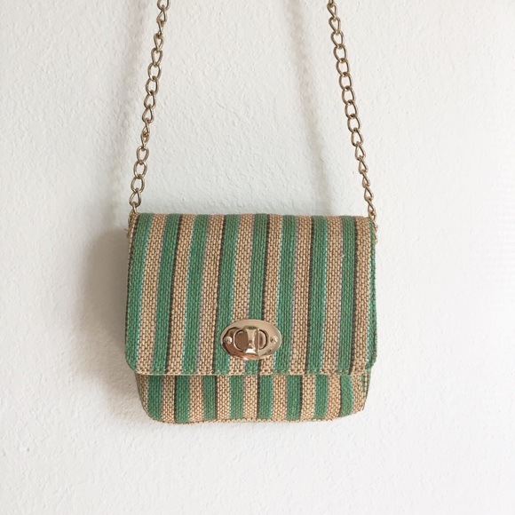 🍃 Cute Straw Crossbody Bag with gold chain - Picture 4 of 8