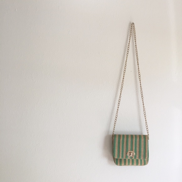 🍃 Cute Straw Crossbody Bag with gold chain - Picture 2 of 8