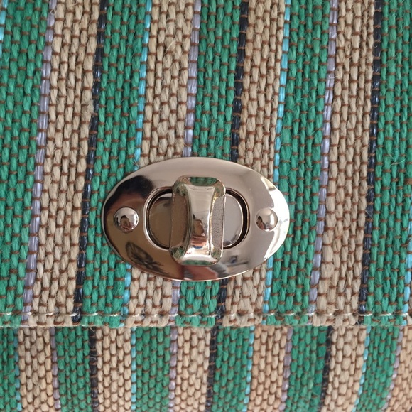 🍃 Cute Straw Crossbody Bag with gold chain - Picture 6 of 8