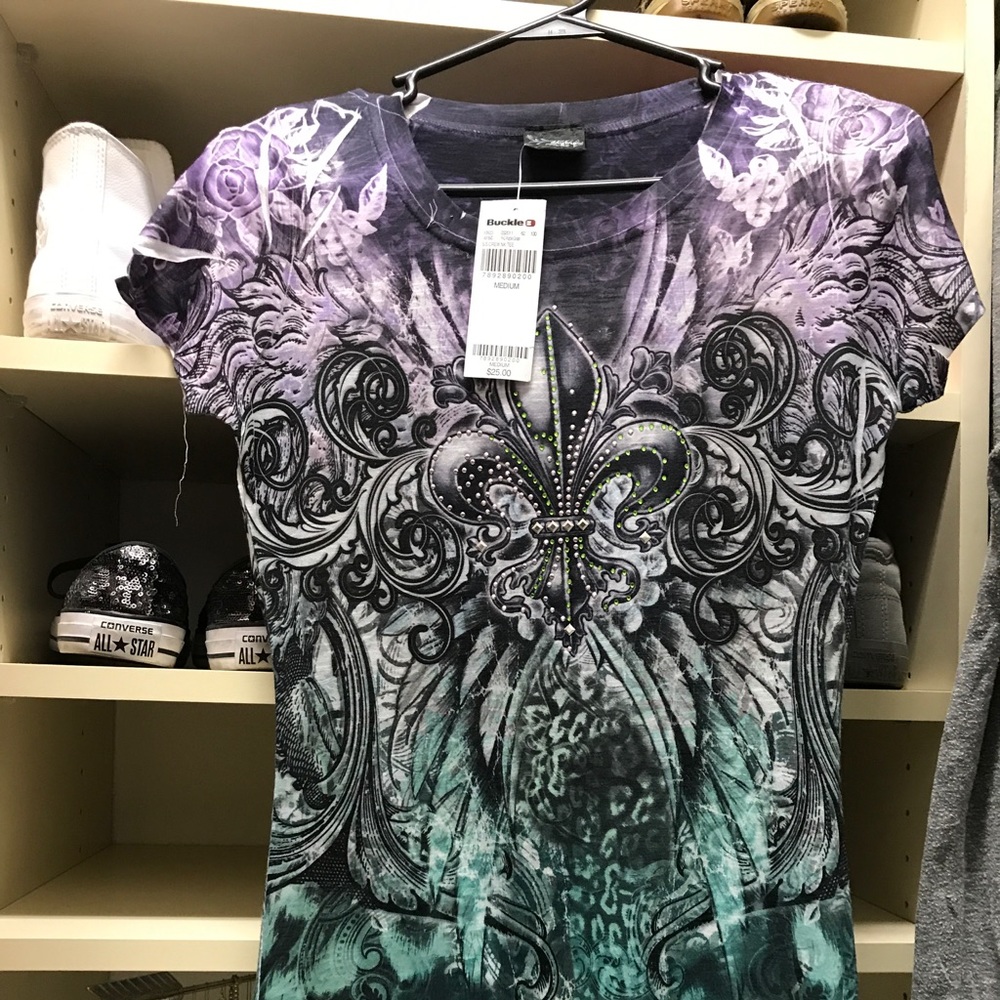 Buckle shirt