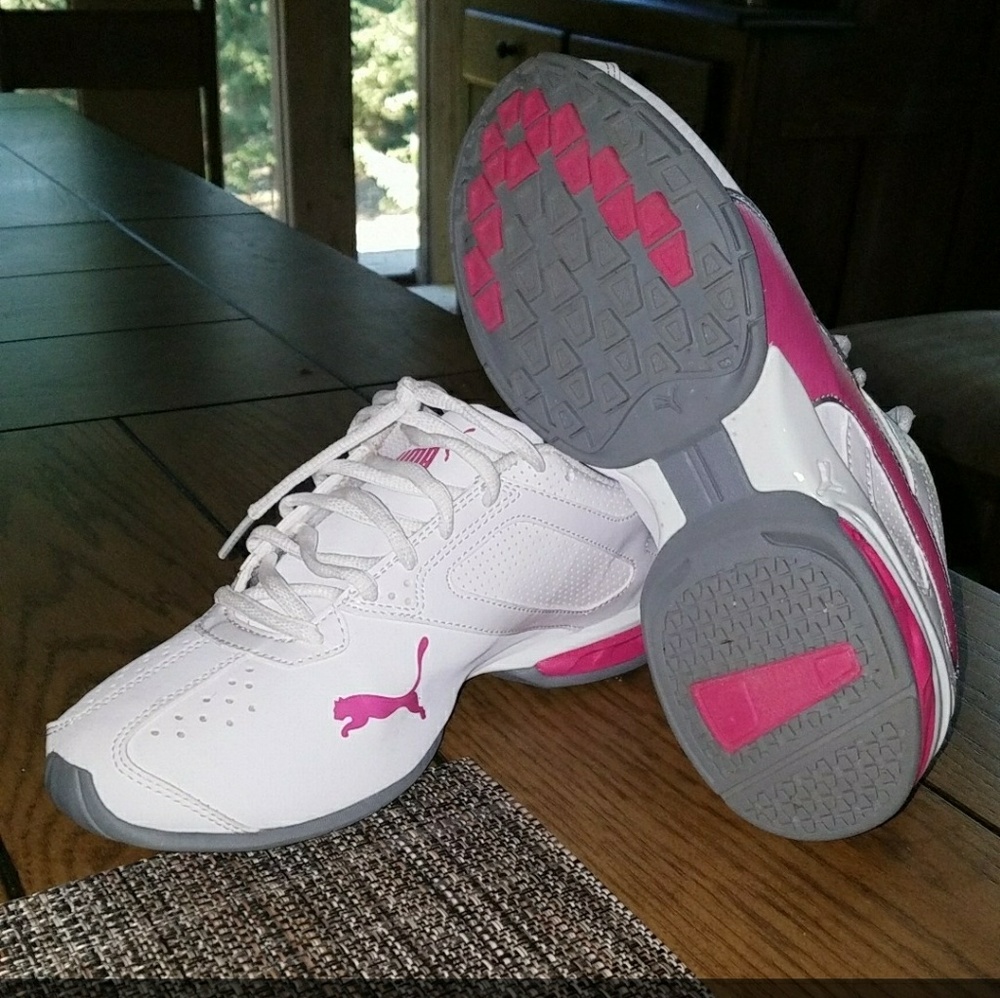 NWOT Puma size 6.5. Never worn!