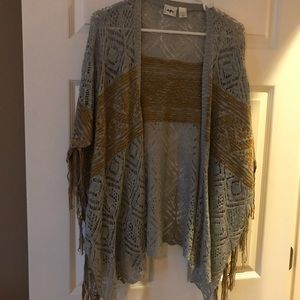 Day trip sweater with Fringe Sz M/L