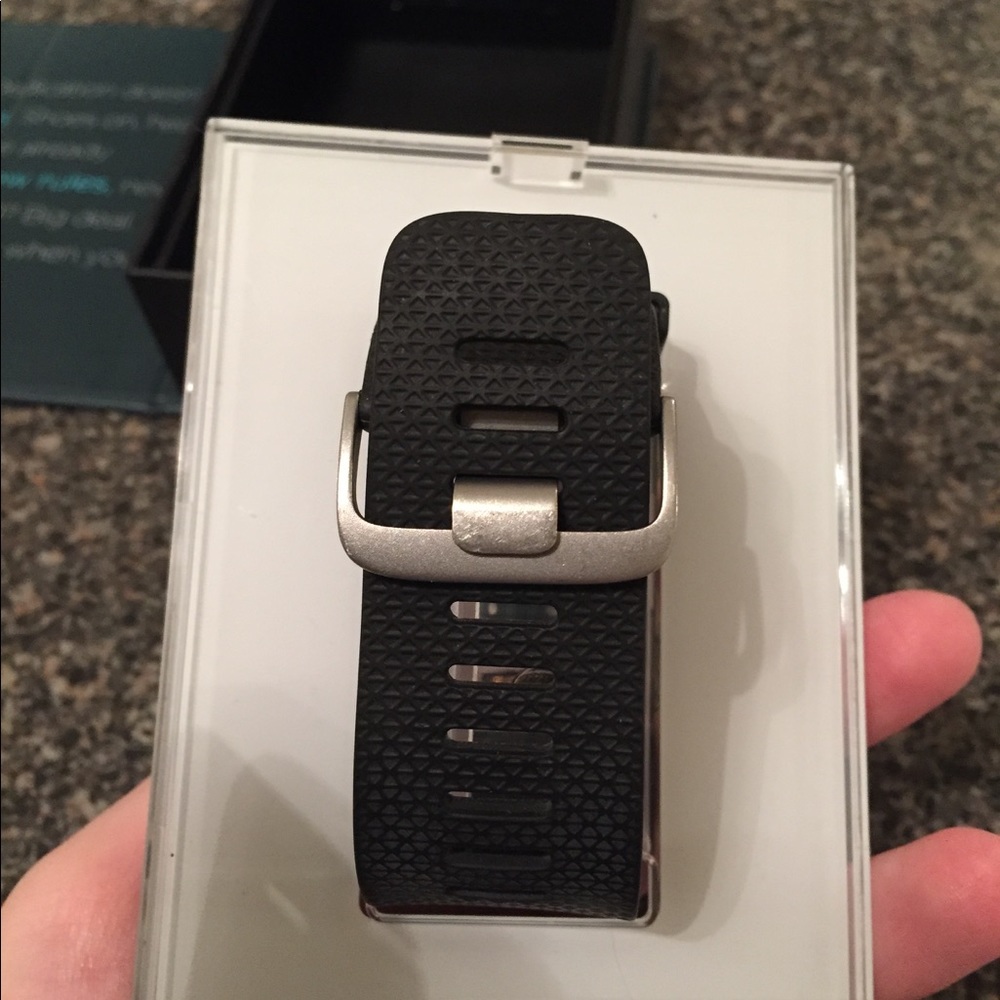 Fitbit Surge - Picture 4 of 6
