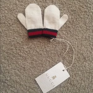 GUCCI Infant Mittens.  Tag says size S.