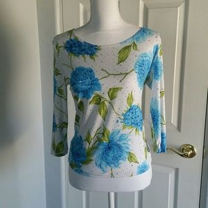 Cute! Spandex/poly floral top with sequins size sm