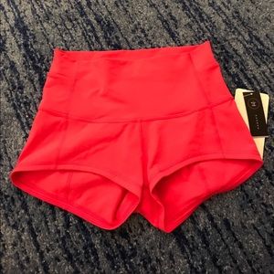 Coral Lululemon Wunder under spanks