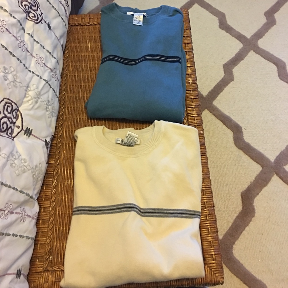 2 Geoffrey Beene men sweaters for one low price