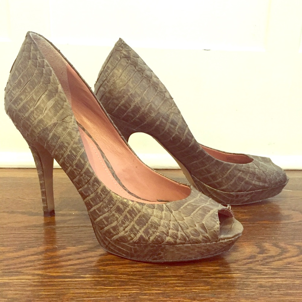 Vince Camuto peep toe platform heels
