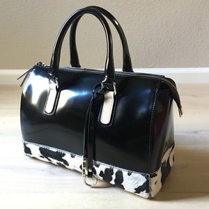 ✨SALE ✨🎉HP🎉 Genuine Leather Black Purse