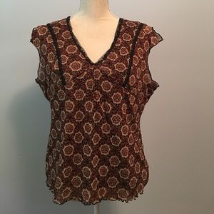 Red, brown, and black top