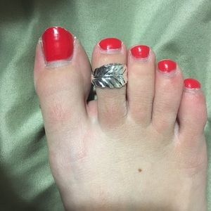 Adjustable toe ring