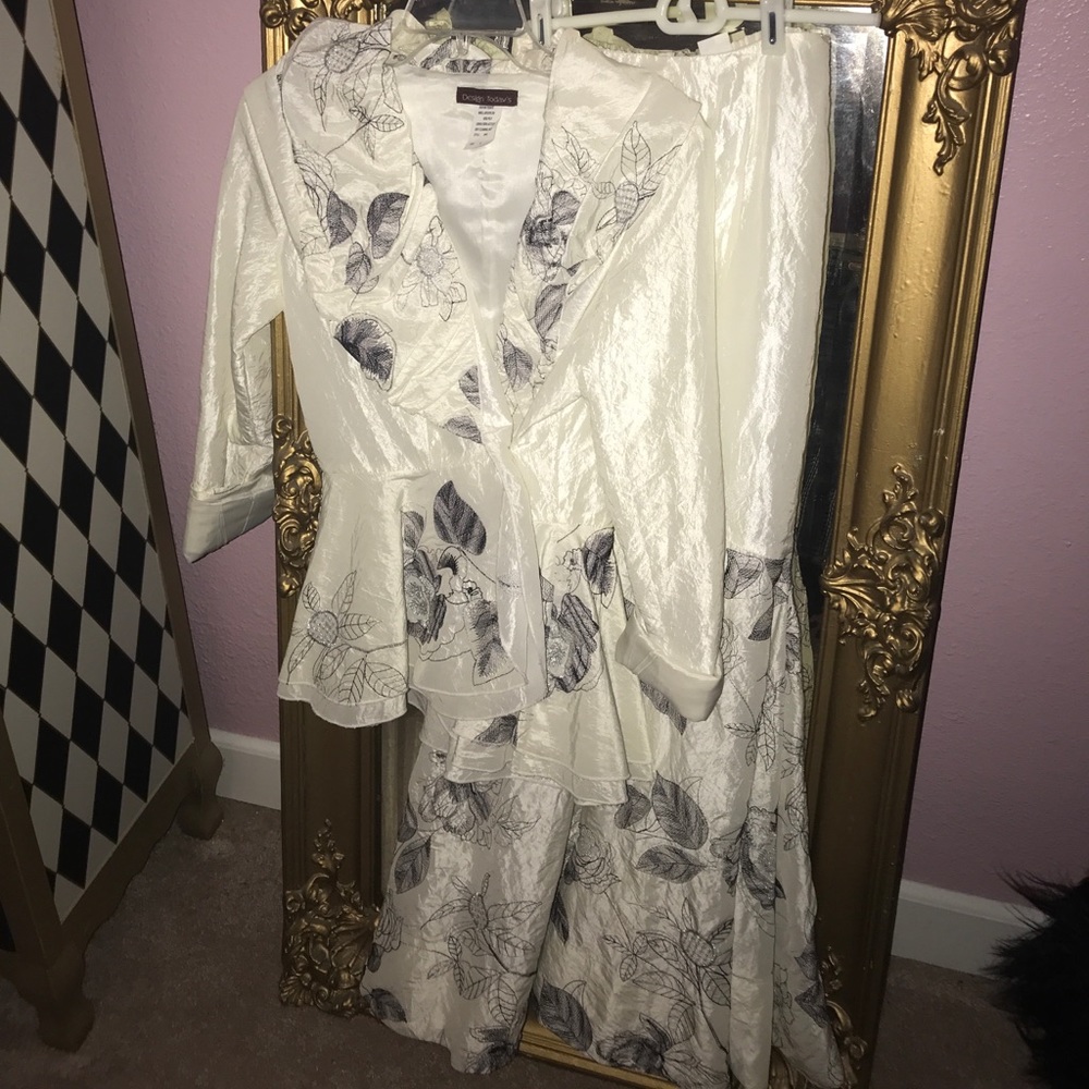 Design Today 2-piece outfit.