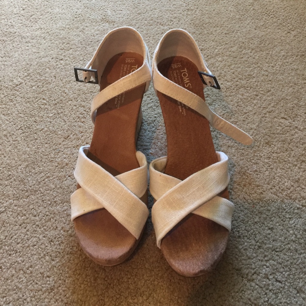 Toms white canvas wedges