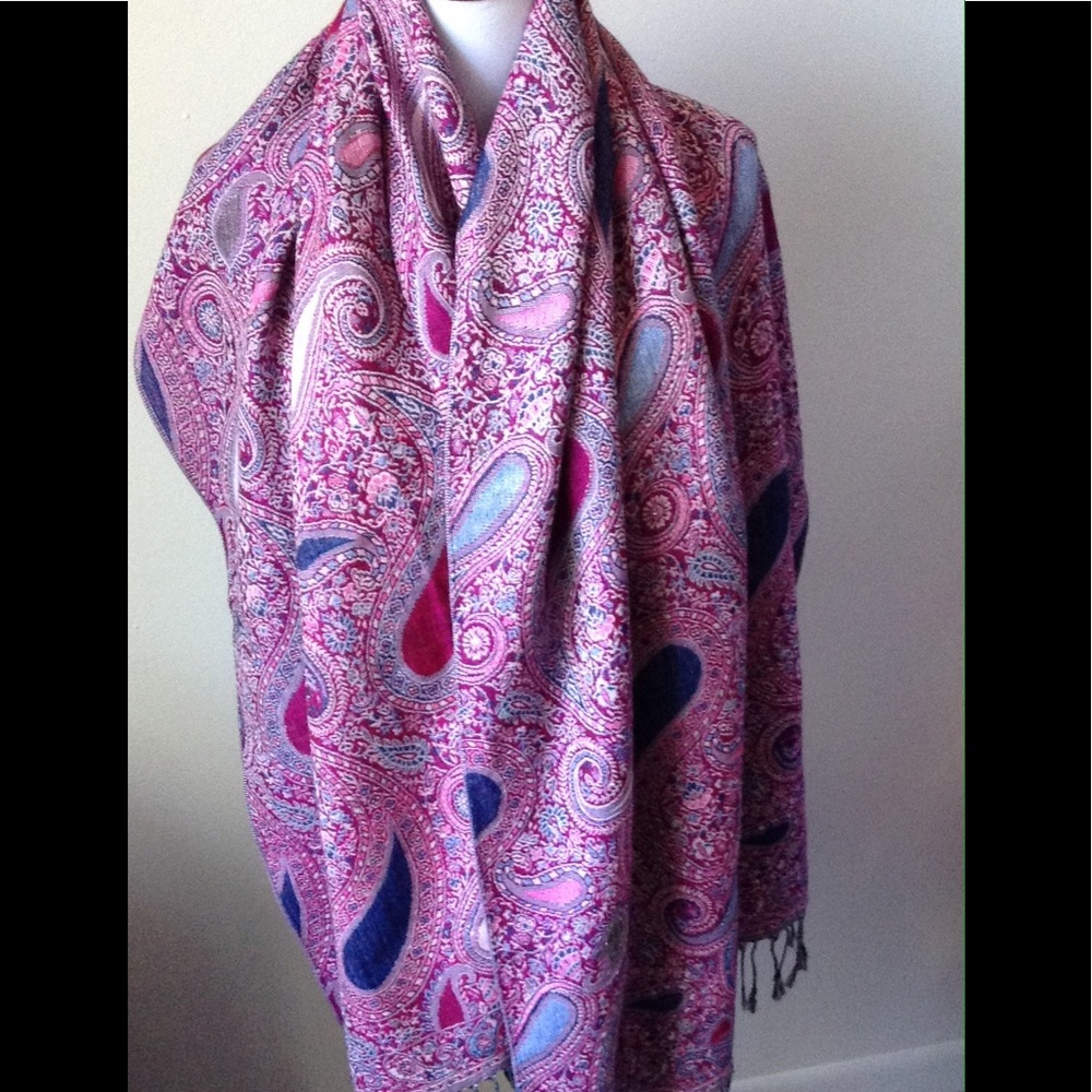 Paisley print scarf